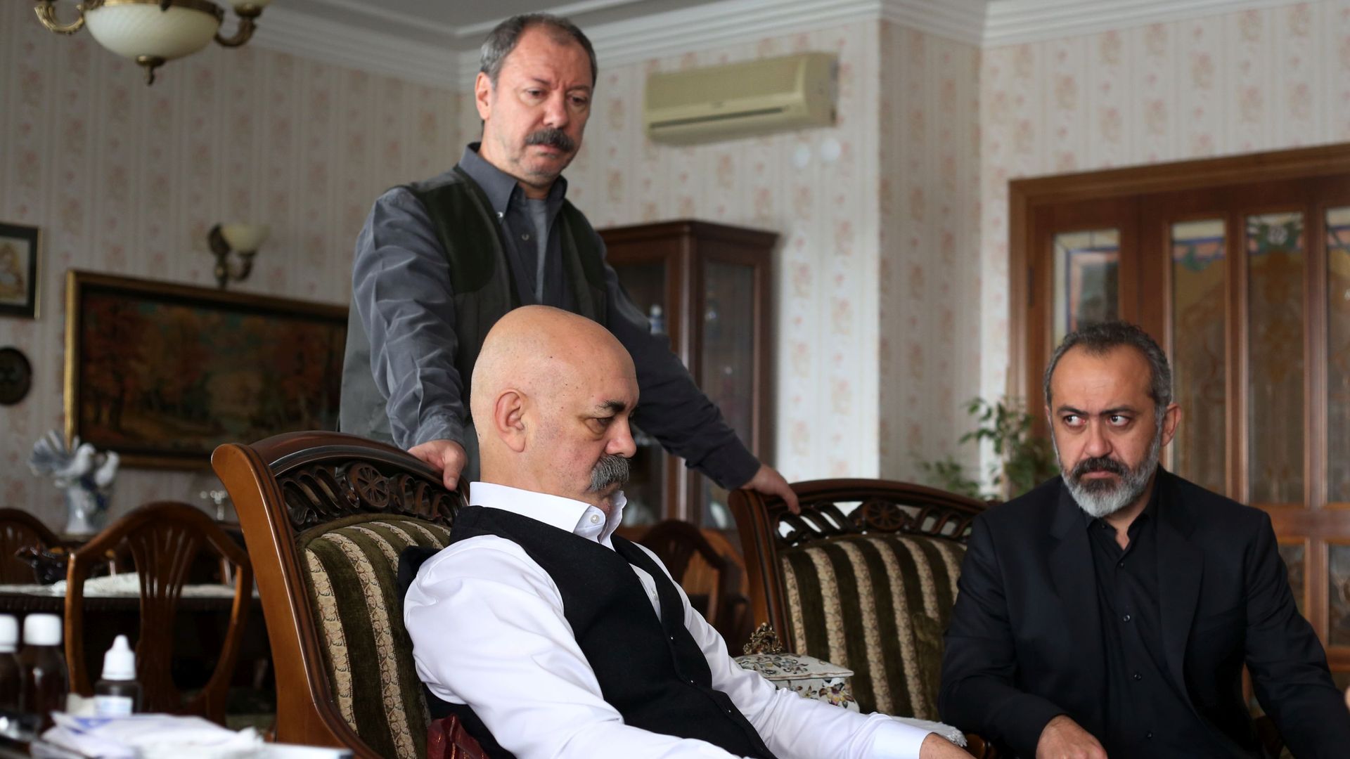 Zirve'nin adı 'Çukur'!