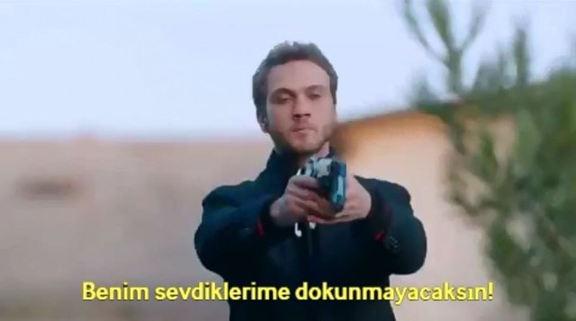 Benim sevdiklerime dokunmayacaksın!