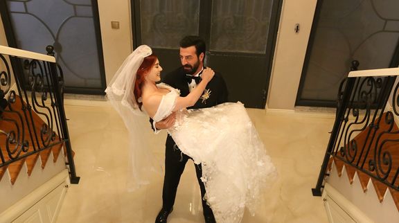 Kuzey Yıldızı İlk Aşk eğlencenin hız kesmediği bölümüyle herkesi ekran başına kitledi!