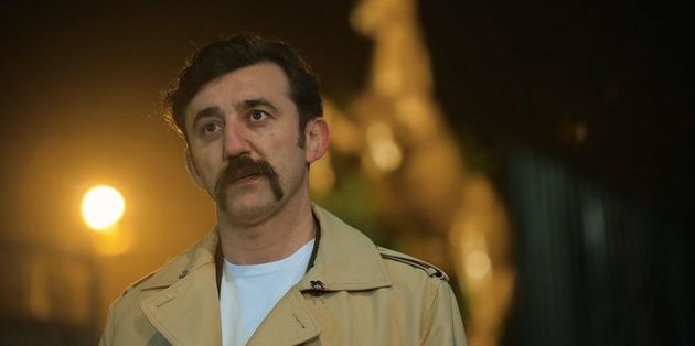 Show TV’nin Ay Yapım imzalı ilgiyle izlenen dizisi ‘Üç Kuruş’un dün akşam yayınlanan 24. bölümünde Kartal ile Efe, Çetin’i Baybars’ın yanından kurtarabilmek için harekete geçti. Çetin ile beraber yurt dışına kaçmak üzere plan yapan Baybars, Kartal ile Efe