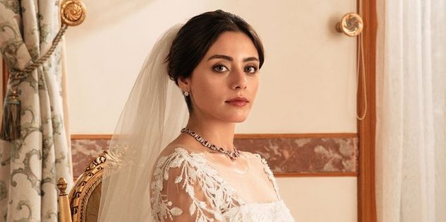 Sıla Türkoğlu: Aşk her şeyin üstesinden gelecek mi?
