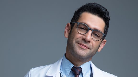 Doç. Dr. Aras Erdem olarak ekrana gelen sevilen oyuncu, Hayat Bugün'e dair heyecanını paylaştı!