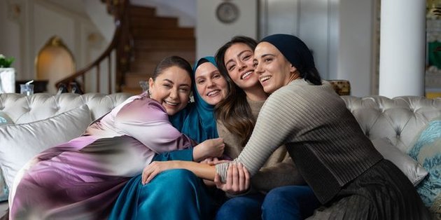 Kızılcık Şerbeti'ne Farah Zeynep Abdullah sürpriz bir rolle konuk oluyor!