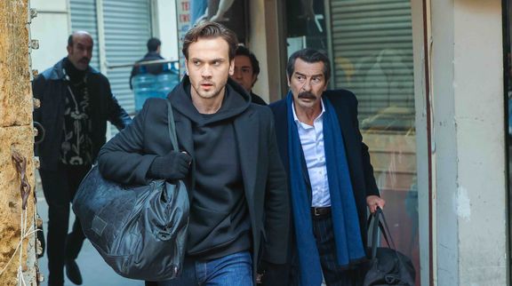 Deha'nın dün akşam yayınlanan heyecan dolu yeni bölümünde Devran kendini büyük bir çıkmazın içinde buldu!