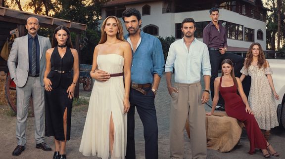 Show TV'nin yeni dizisi Bereketli Topraklar'ın afişi yayınlandı! 