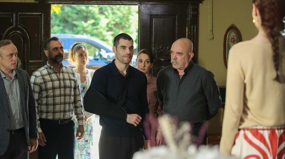 Veliaht son bölümüyle reytinglerde AB ve ABC1 kategorilerinde zirvede!