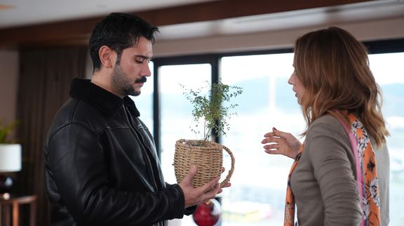 Rüya Gibi'de Aydan, Emir'i ele verdi!