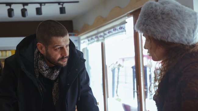 ‘Veliaht’ın yeni bölümünde Zülfikar ve Zahide’nin çocuğunun Faroz olduğu ortaya çıktı!