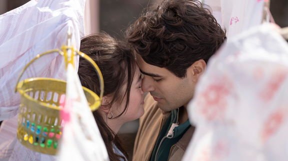 Dışarıdan bakıldığında karizmatik ve kusursuz bir adam gibi görünen Yusuf, aslında geçmişiyle ve içindeki hesaplaşma ...