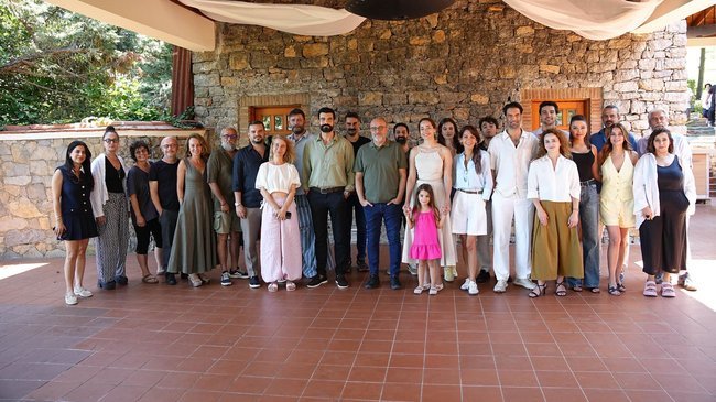 Show TV'nin yeni dizisi Sevdan Bir Ateş ekibi ilk kez okuma provasında buluştu!
