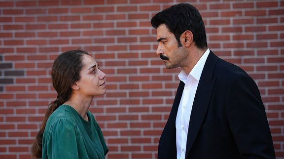 Zirvenin adı Sevdan Bir Ateş!