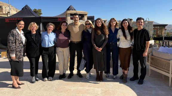 Show TV Ailesi'nden Sevdan Bir Ateş dizi setine anlamlı ziyaret! 