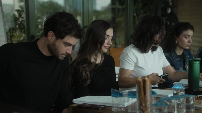 Show TV ekranlarında yeni bir günlük dizi başlıyor; Menekşe!