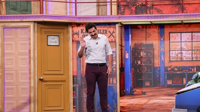 Güldür Güldür Show'un yeni sezon ilk bölümüne Mert Fırat konuk oluyor!